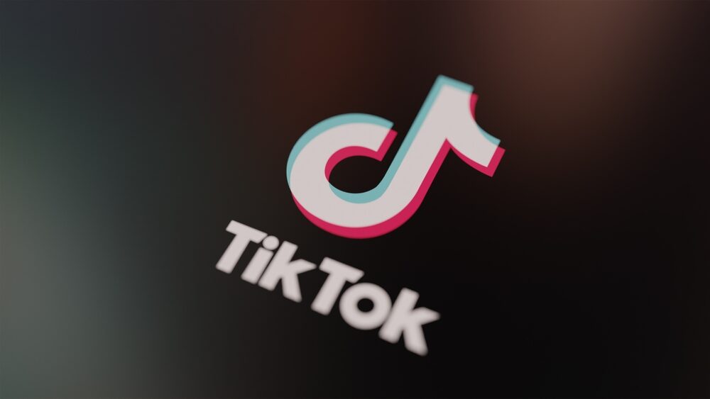 TikTok e spam IA