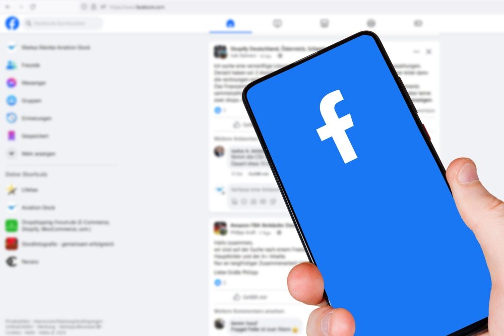 Interfaccia Facebook con Reels a schermo intero